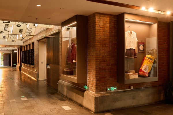 Wilson威尔胜上海新天地揭幕青邸概念店