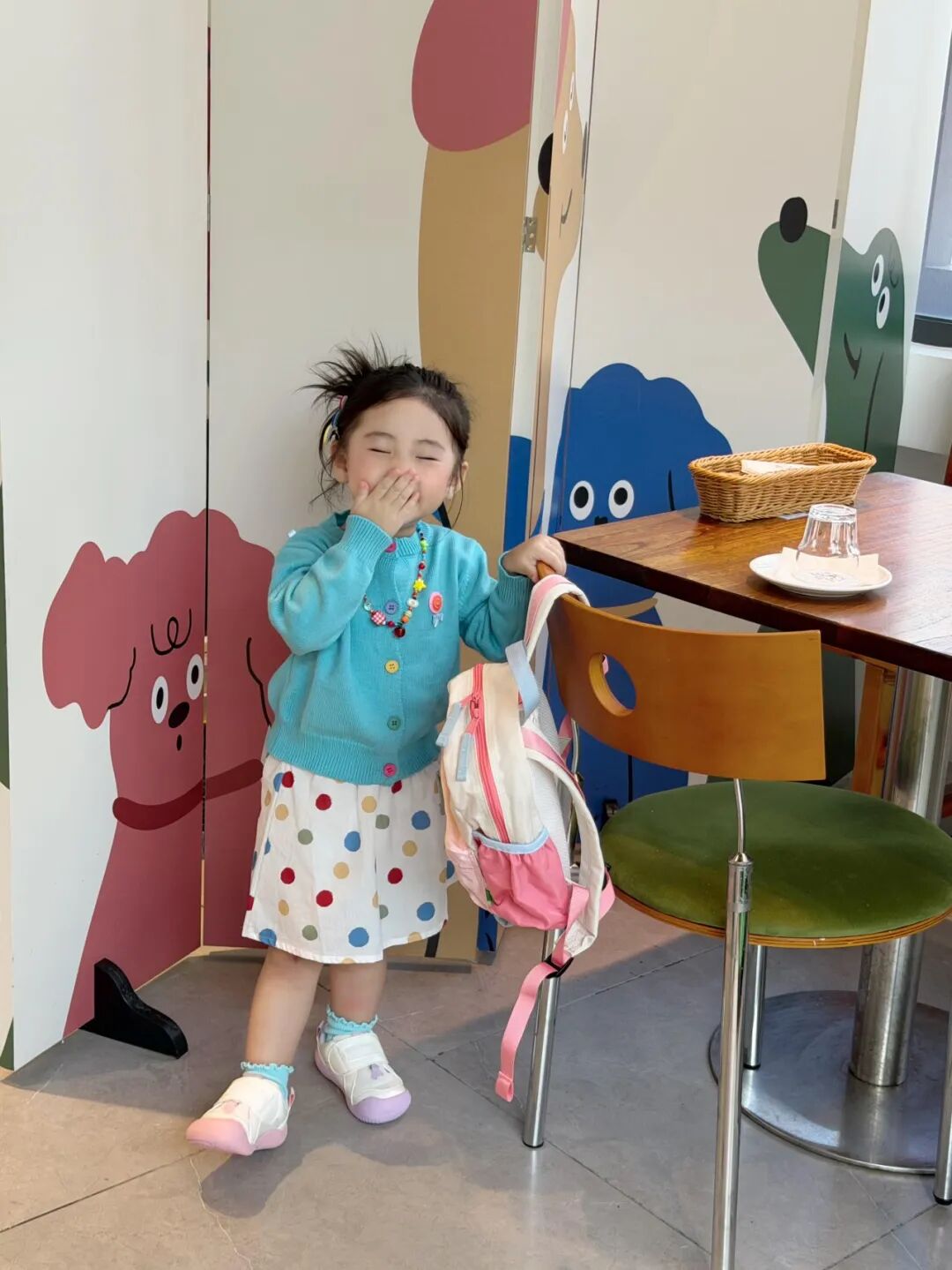 幼儿园鞋子书包一步到位