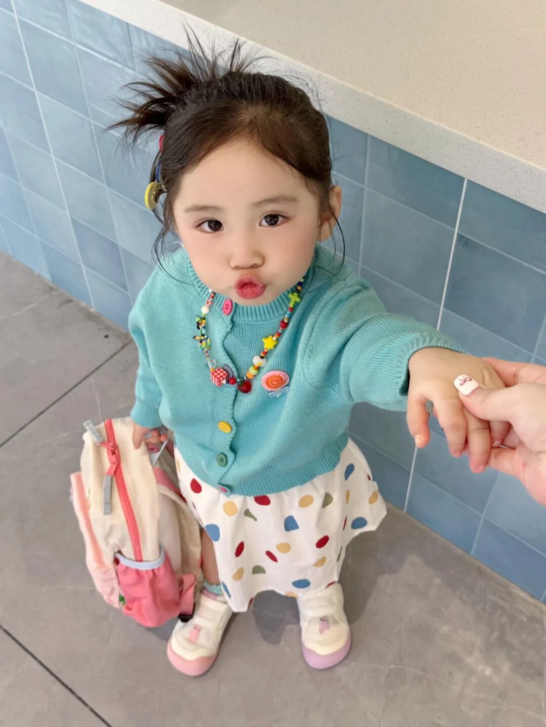 幼儿园鞋子书包一步到位
