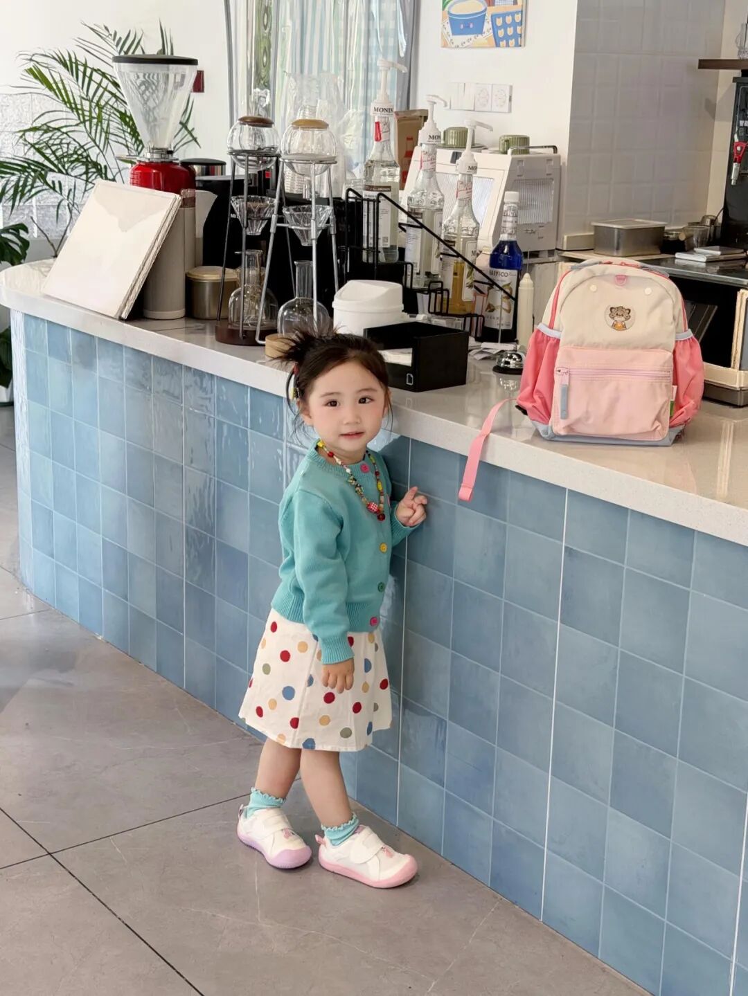 幼儿园鞋子书包一步到位