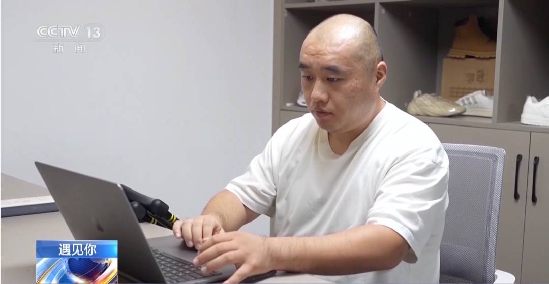 这家店里卖的鞋，都只卖一只！